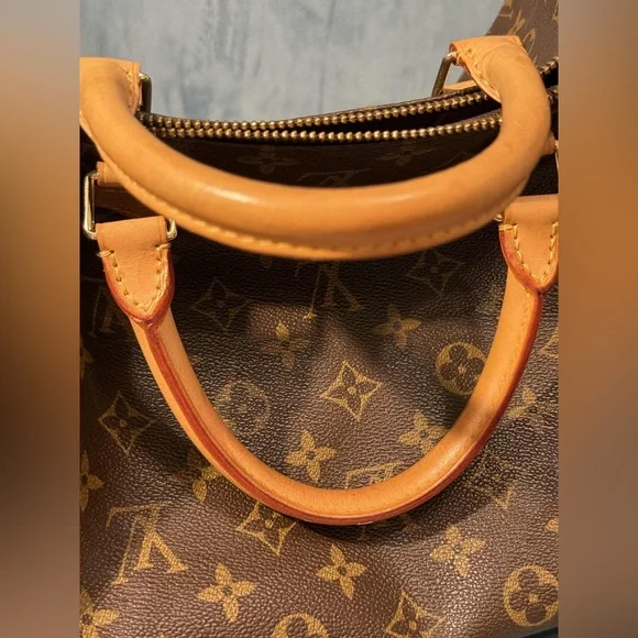 Louis Vuitton Vintage Speedy 40 Monogram Bag - Picture 4 of 16